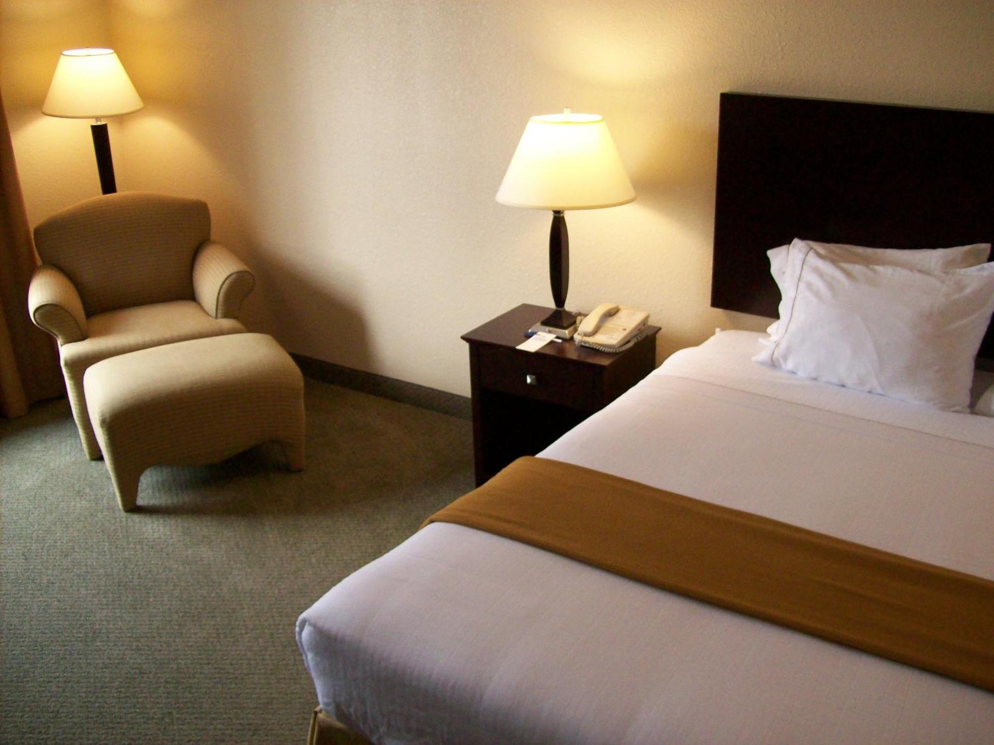 Holiday Inn Express Hotel & Suites Athens By Ihg Экстерьер фото