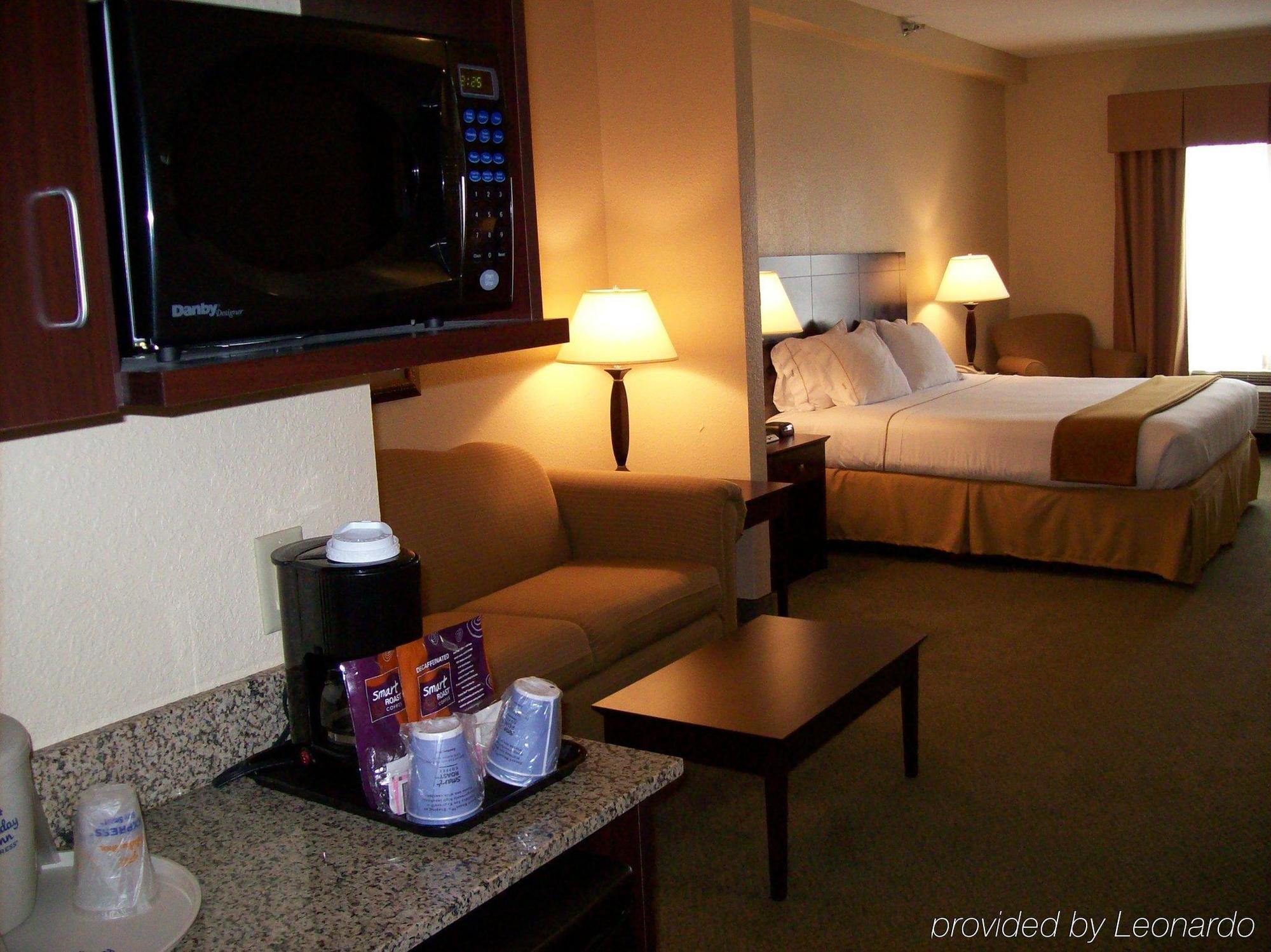 Holiday Inn Express Hotel & Suites Athens By Ihg Номер фото